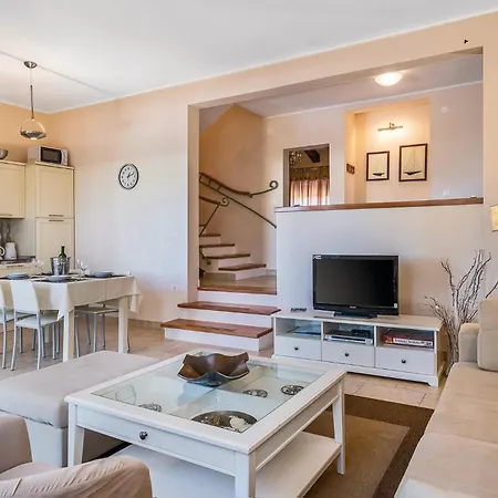 Beautiful In With House Sea View Holiday home