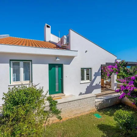 Beautiful In With House Sea View Liznjan