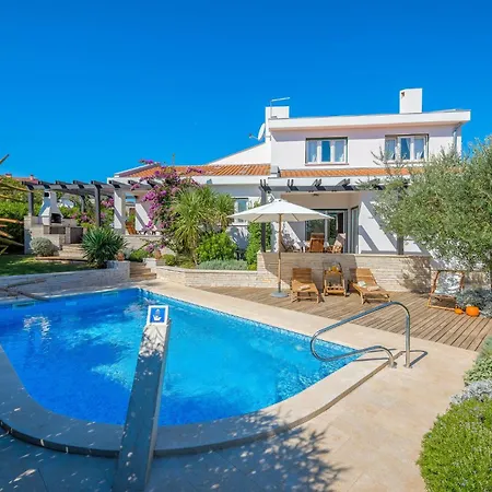 Holiday home Beautiful In With House Sea View