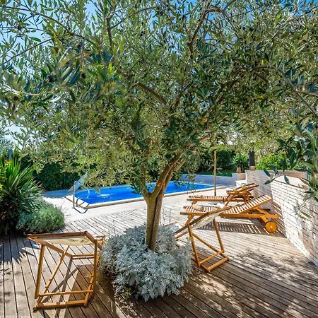 Holiday home Beautiful In With House Sea View Liznjan