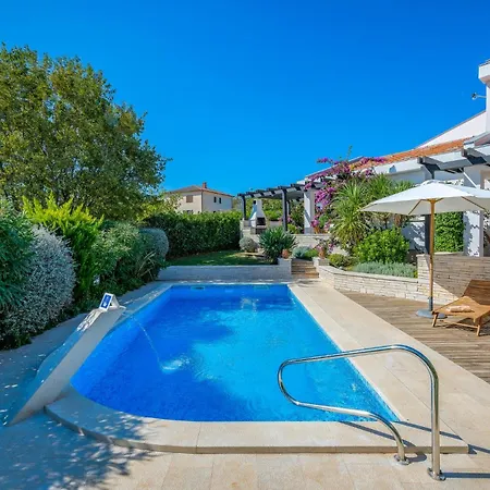 Beautiful In With House Sea View Liznjan