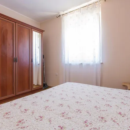 Holiday home Beautiful In With House Sea View Liznjan