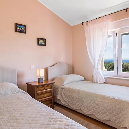 Beautiful In With House Sea View *